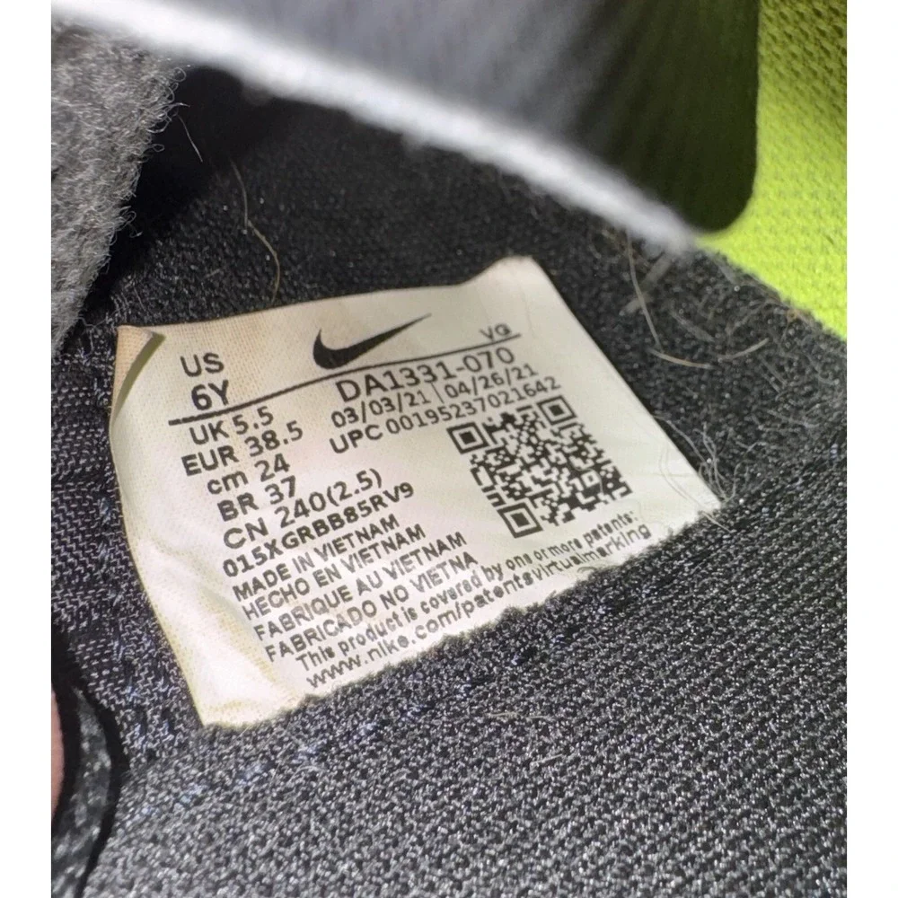 Nike Jr Tiempo Legend 9‎ Soccer Cleats Black/Neon DA1331-070 Size 6Y - Picture 6 of 7